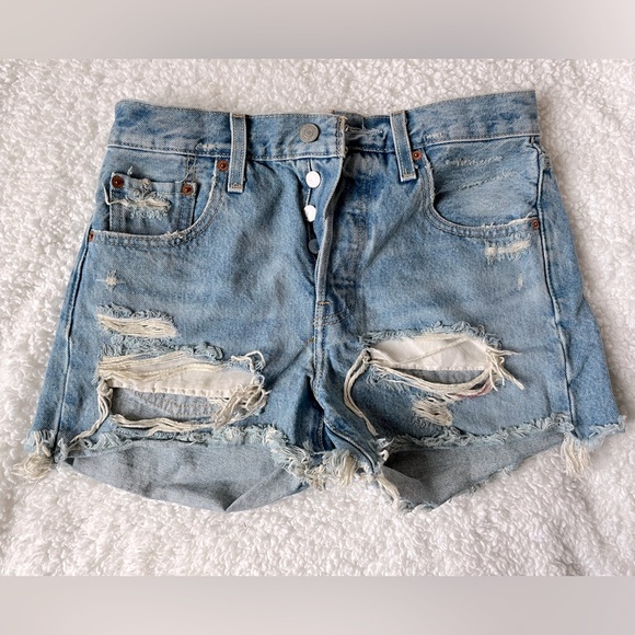 Distressed Cut off denim shorts / California closet staple! - Picture 1 of 3